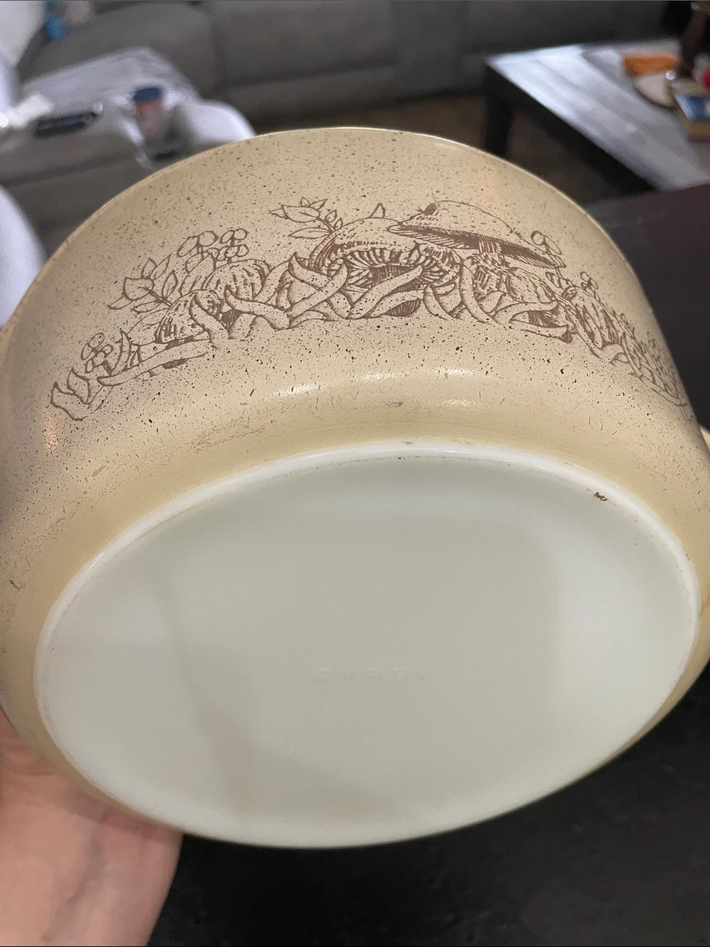 Pyrex Forest Fancies Vintage Speckled Ceramic Serving Bowl with Mushroom 2.5 l